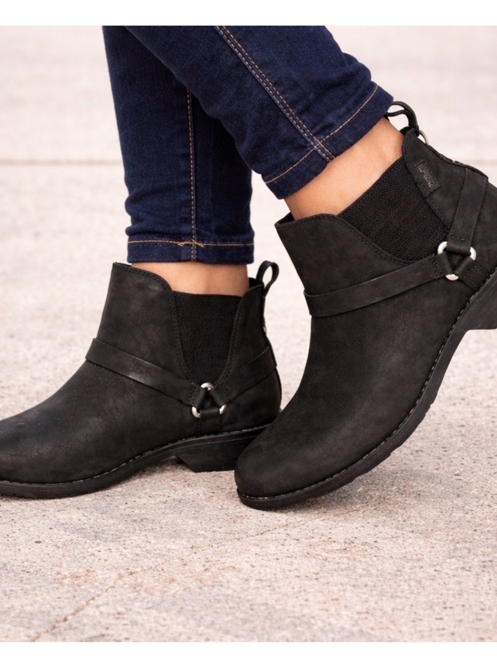 Black Teva De la vina waterproof ankle boots size 8